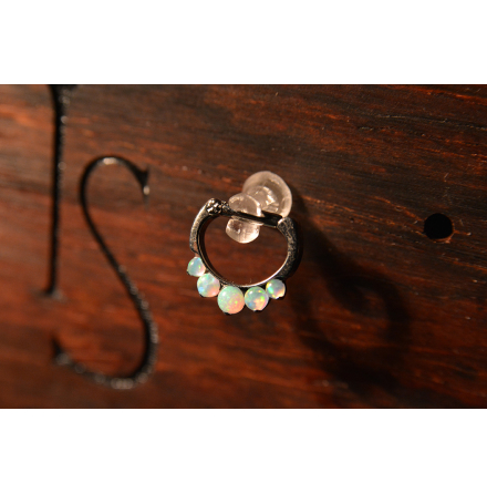 Septum Clicker med 5 kloinfattade rundade opaliter