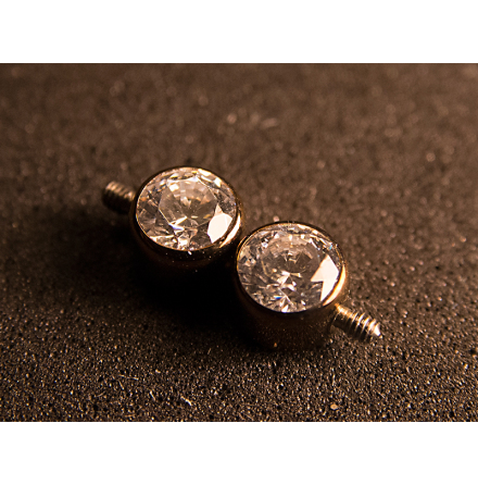 Dubbelg�ngad topp med tv�/tre Swarovski-kristaller